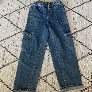 Y2K BDG Jean cargos! Super cute. Size 27, only wore few times.